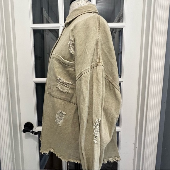 POL Button Down Raw Hem Distressed Shacket in Mocha Herb color NWOT - Picture 8 of 9